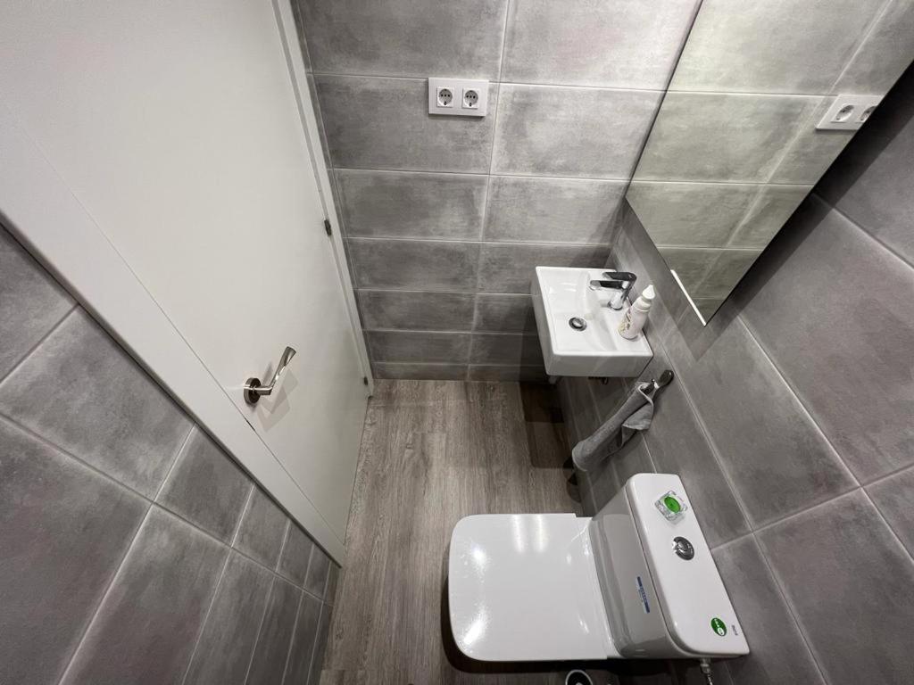 Amistat House Hotel Barcelona Ngoại thất bức ảnh